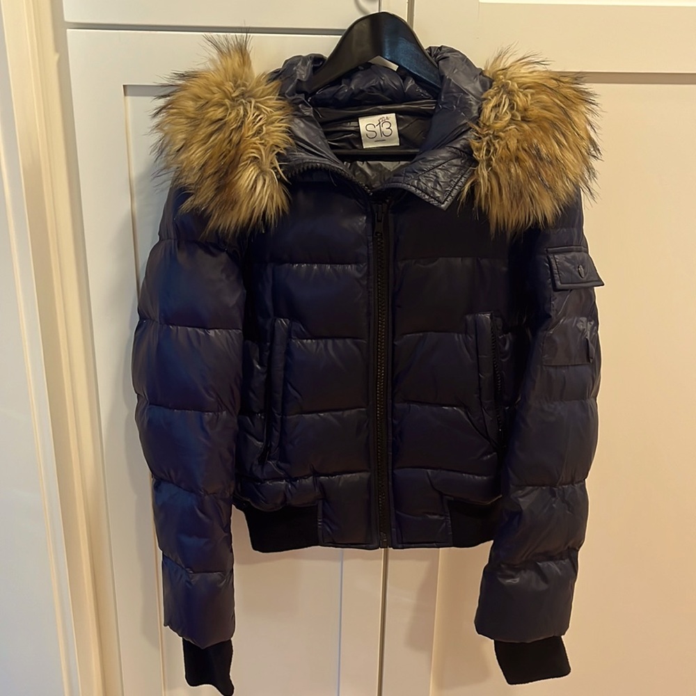 Down S13 (SAM) puffer with detachable hood in navy.